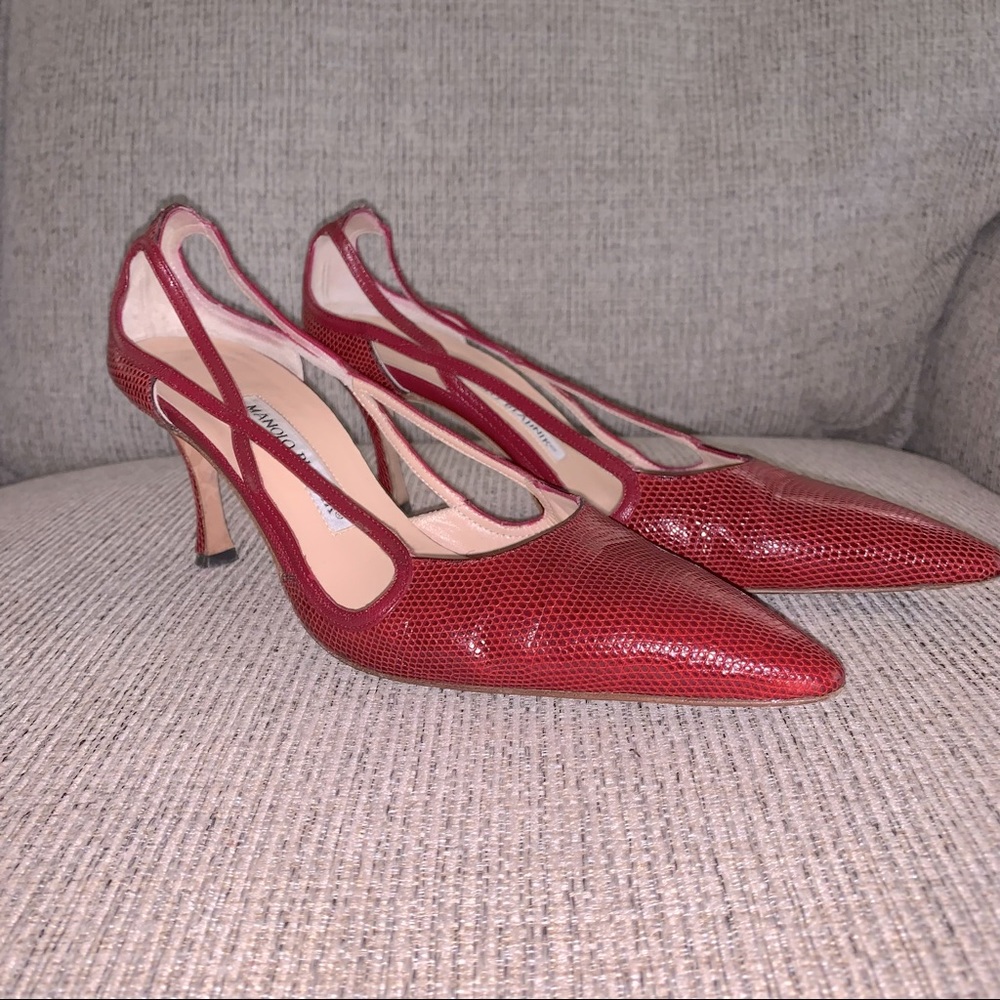Manolo Blanik Vintage Pumps